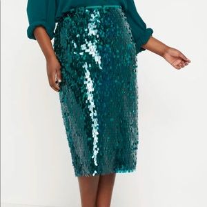 Green sequin , Eloquii pencil skirt, size 20. Worn once. No missing sequins ☺️